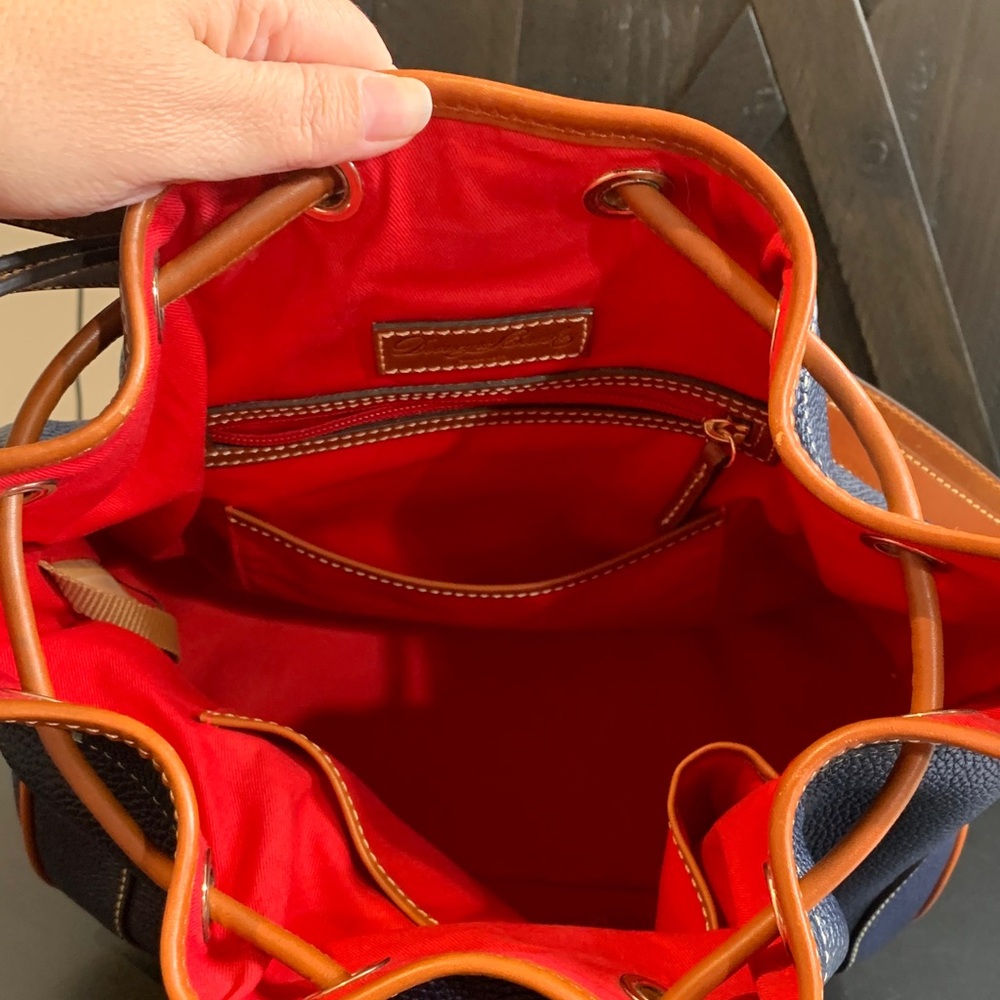 Dooney & Bourke Pebble Grain Drawstring Bucket Bag – Navy & Tan Leather 💼 - Picture 7 of 7